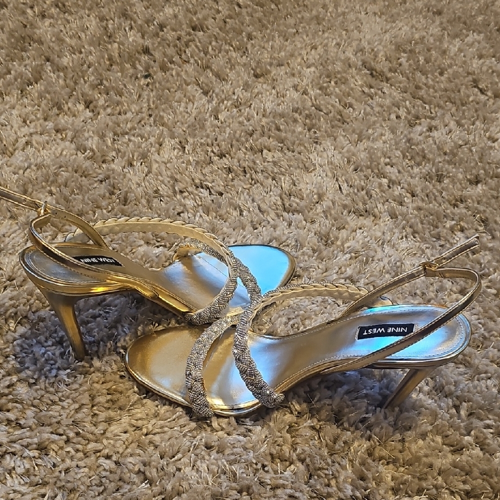 Nine West Gold Elegant Heels. Never Worned